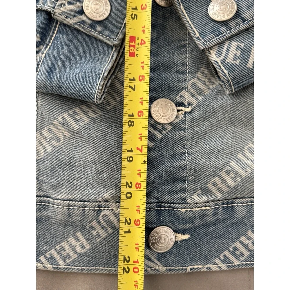 NWT True Religion‎ Women Light Wash Blue Allover Logo Trucker Jacket Sz Large